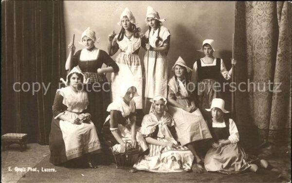 Trachten Holland Frauen Gruppenfoto E. Goetz Luzern