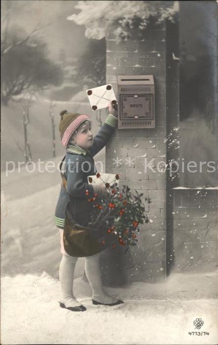Postbote Brieftraeger Briefkasten Kind Briefe Foto-RPH-Nr. 47