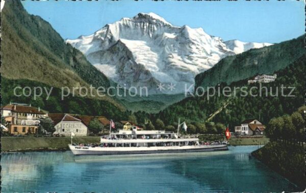 Motorschiffe Schiffeinfahrt Interlaken Heimwehfluh