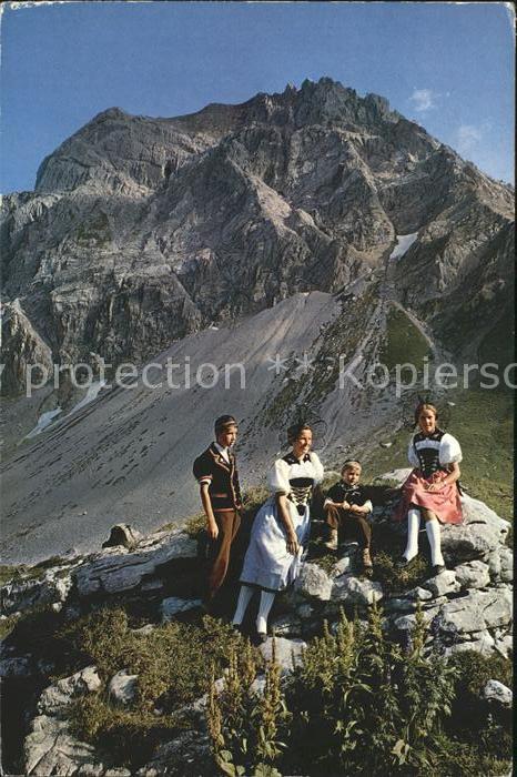 Trachten Schweiz Bern Sonntagstracht Berge