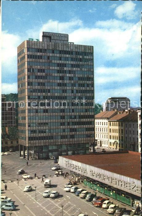 Ljubljana Metalka Hochhaus Einkaufszentrum