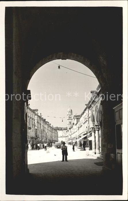 Dubrovnik Ragusa Torbogen Blick zur Kirche