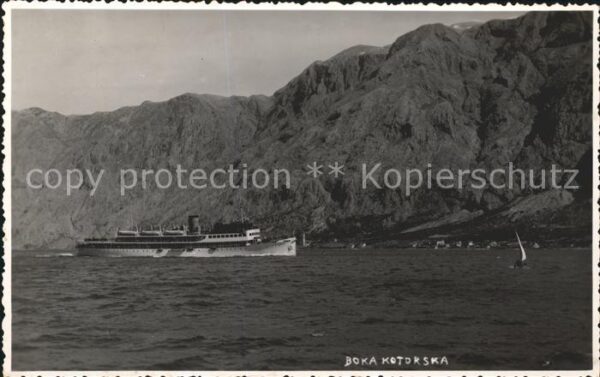 Kotor Montenegro Boka Kotorska Bucht von Kotor Dampfer