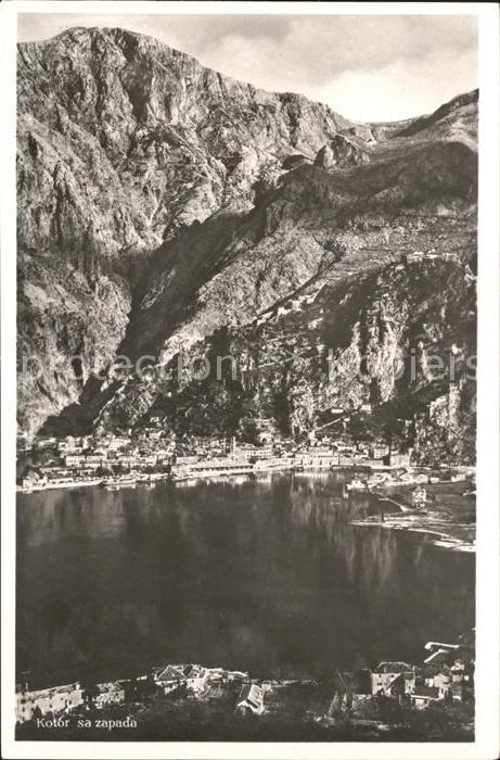 Kotor Montenegro Bucht Westseite Gebirge