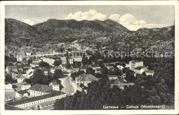 Cetinje Gesamtansicht mit Gebirgspanorama