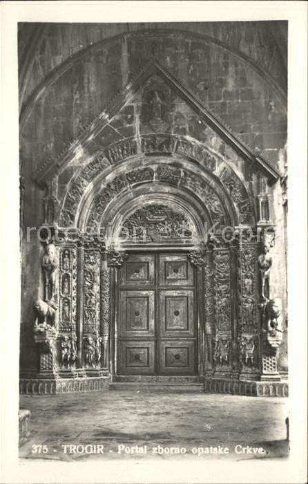 Trogir Trau Portal zborno opatske Crkve Kirche