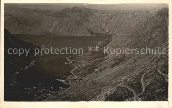 Kotor Montenegro Boka Kotorska Bucht von Kotor Gebirgspa
