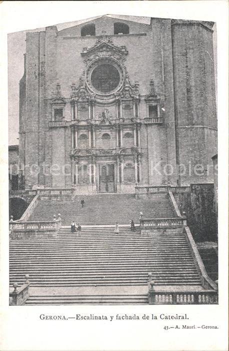 Gerona Escalinata y fachada de la Catedral