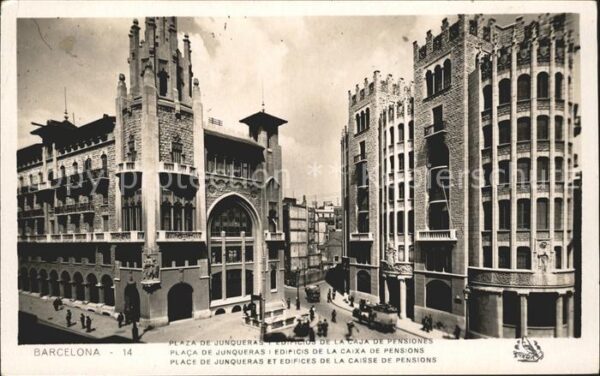 Barcelona Cataluna Plaza de Junqueras edificios de la caja