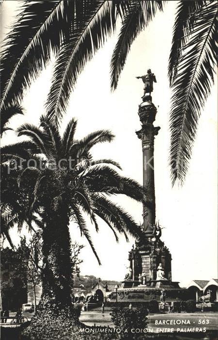Barcelona Cataluna Monumento a Colon entre Palmeras
