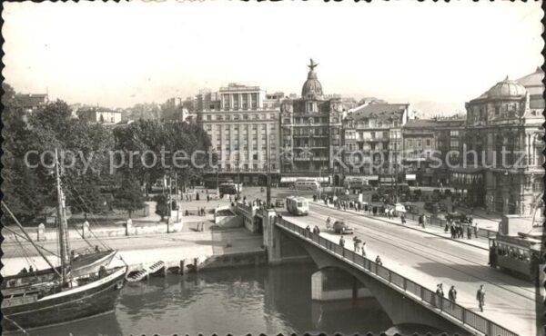 Bilbao Espana Puente de la Victoria y Teatro