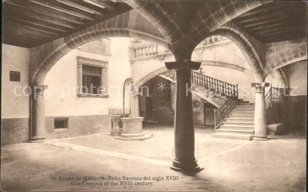 Palma de Mallorca Patio Barroco del siglo XVIII