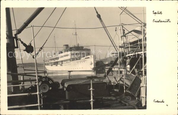 Dampfer Oceanliner Split Pristaniste