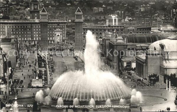 Barcelona Cataluna Parque de Montjuich surtidor luminoso