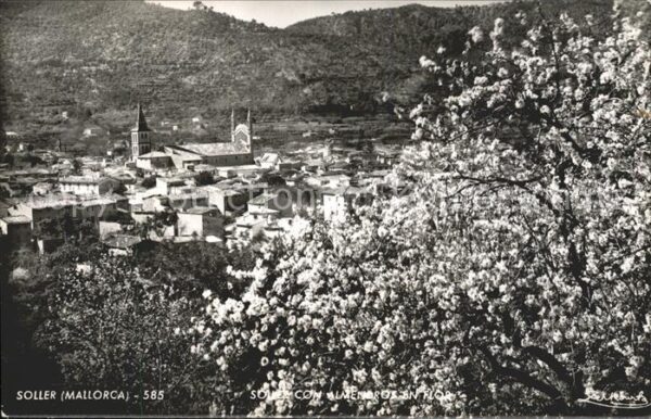 Soller Mallorca Spanien Paseo Monte, Berge, Dorf