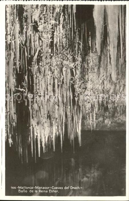 Hoehlen Caves Grottes Mallorca Manacor Cuevas del Drach Bano