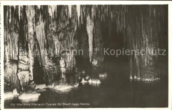 Hoehlen Caves Grottes Mallorca Manacor Cuevas del Drach Lago