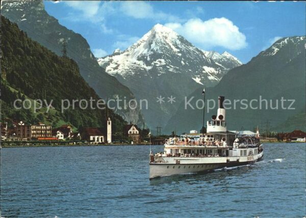 Dampfer Binnenschifffahrt Flüelen Vierwaldstättersee Bristenstock
