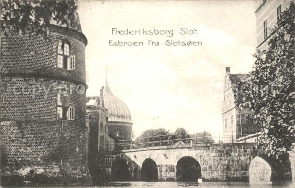 Frederiksborg Slot Esbroen fra Slotsoen