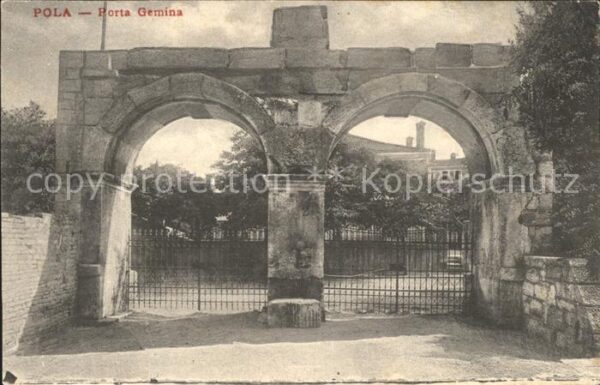 Pola Pula Croatia Porta Gemina