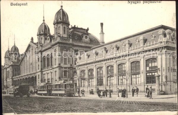 Budapest Nyugati palyaudvar Westbahnhof