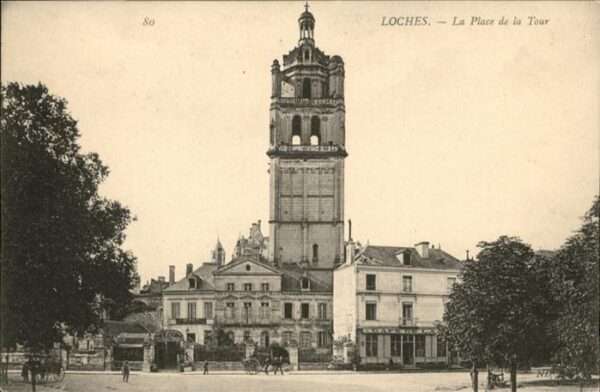 Loches la Place de la Tour