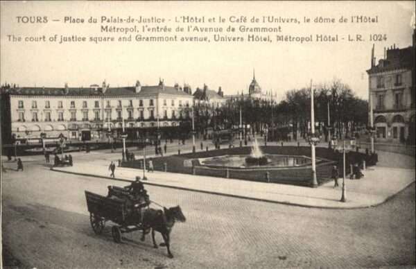 Tours Indre-et-Loire Tours Place du Palais-de-Justice Hotel