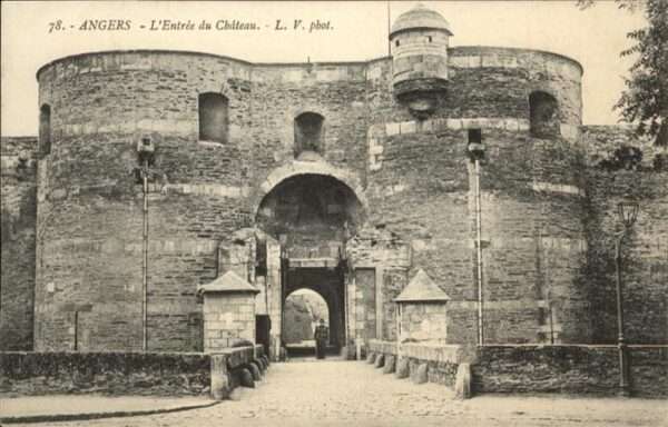 Angers Entree du Chateau