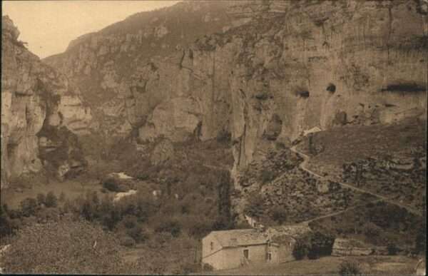 Gorges du Tarn Les Baumes Hermitage de St.-Here