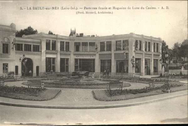 La Baule-sur-Mer Parterres fleuris Magasino de Luxe du C