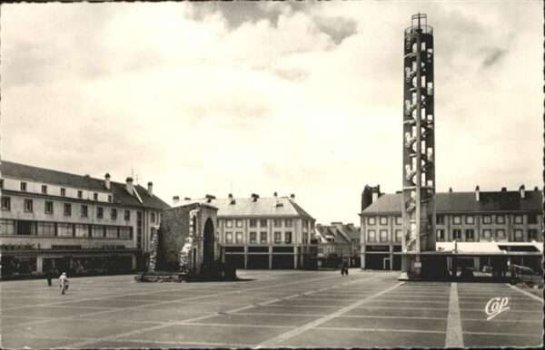 Saint-Lo la Place de l_Hotel de Ville
