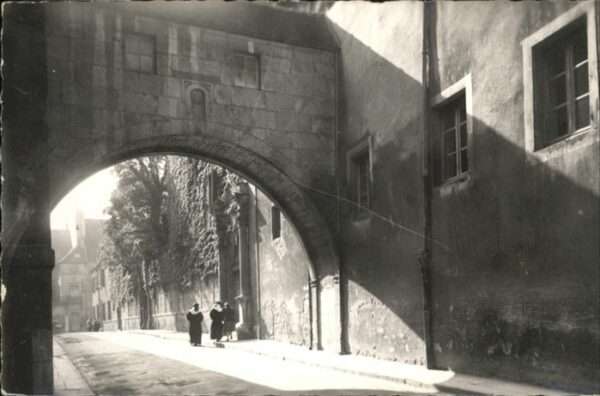 Dole Rue du College