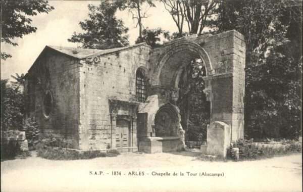 Arles Bouches-du-Rhone Arles Chapelle Tour Aliscamps