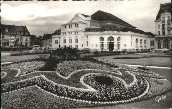 Cabourg Calvados Casino Jardin