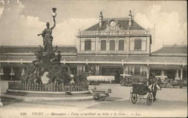Vichy Allier Vichy Monument Gare
