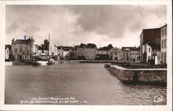 Saint-Martin-de-Re Quai Bernouville Port