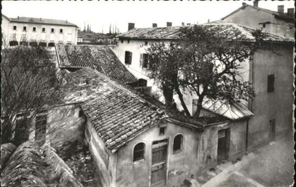 Ars-sur-Formans Presbytere Saint Cure