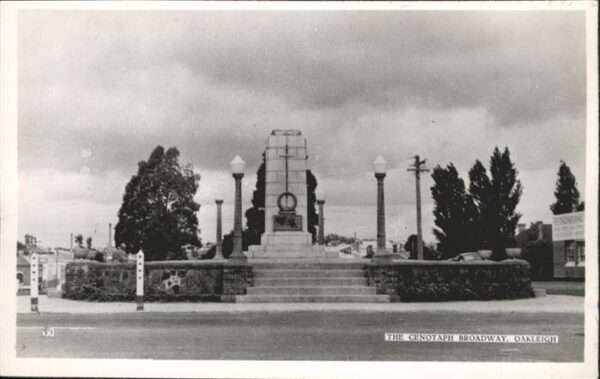 Oakleigh Cenotaph Broadway
