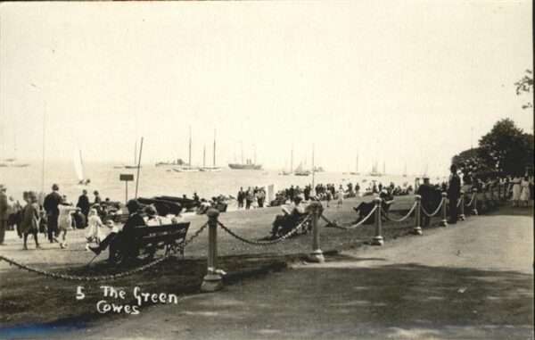 Cowes The Green Schiff