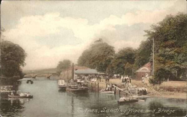 Totnes Landing Place Bridge Boot