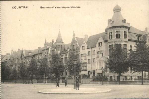 Courtrai KORTRIJK Flandre Belgie Courtrai Boulevard Vandenpeereboom