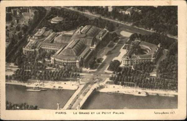 Paris Fliegeraufnahme Petit Palais Brücke