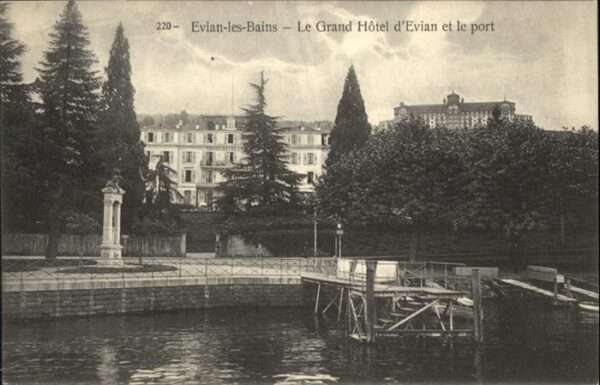 Evian-les-Bains Haute Savoie Evian-les-Bains Grand Hotel Evian Port