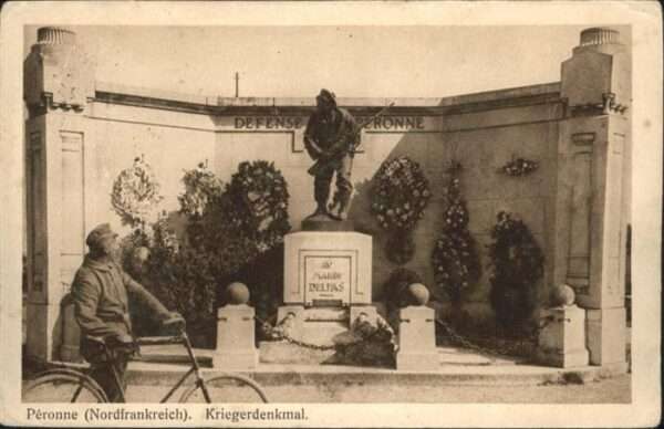 Peronne 80 Somme Peronne Krieger Denkmal