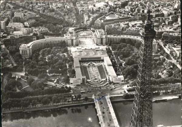 Paris Fliegeraufnahme Brücke Palais Chaillot