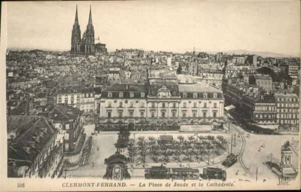 Clermont-Ferrand Place Jaude Cathedrale Strassenbahn