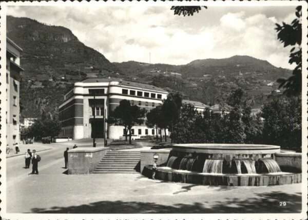 Bozen Suedtirol Brunnen