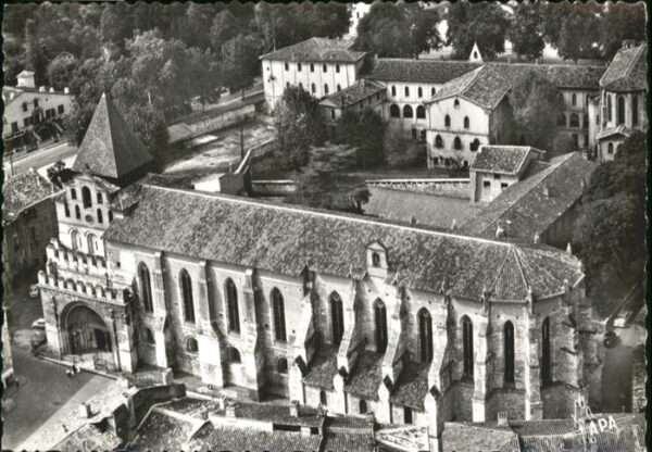 Moissac vue Aerienne sur L_Eglise Saint Pierre