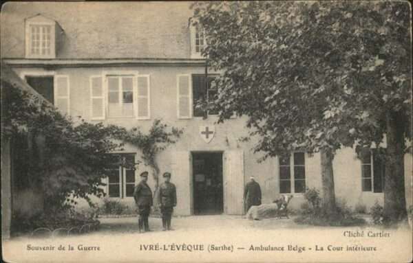Yvre-l Eveque Ambulance Belge Cour Interieure
