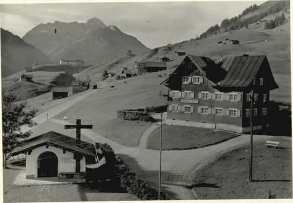 Hirschegg Kleinwalsertal Vorarlberg Hirschegg Gasthaus Kreuz Kleinwalsertal